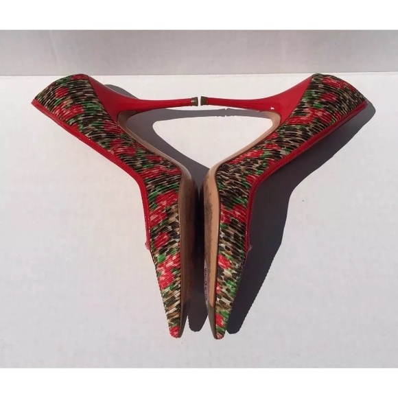 Casadei (Size 7.5 B) Red Green Satin Heel Pump EUC - Picture 3 of 7